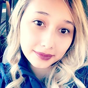 Meet your Posher, Selena